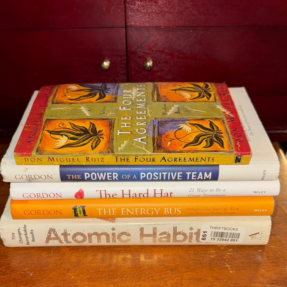 Collection of Motivational Books by Jon Gordon,  James Clear and Don Miguel Ruiz - Picture 4 of 4
